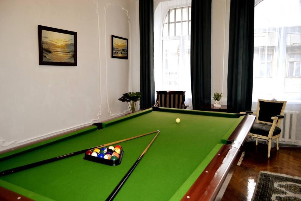 Unique Spacious Classic 3 Bedroom Midtown Apartment ! Billiard Room ! รีกา ภายนอก รูปภาพ