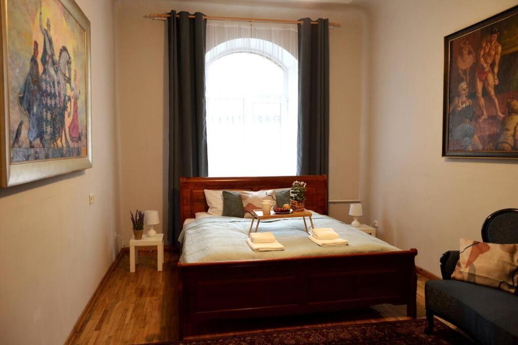 Unique Spacious Classic 3 Bedroom Midtown Apartment ! Billiard Room ! รีกา ภายนอก รูปภาพ