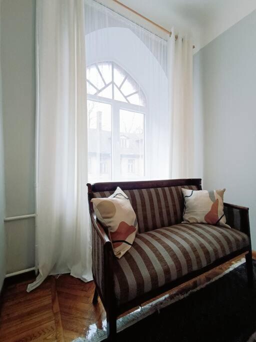 Unique Spacious Classic 3 Bedroom Midtown Apartment ! Billiard Room ! รีกา ภายนอก รูปภาพ