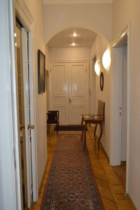 Unique Spacious Classic 3 Bedroom Midtown Apartment ! Billiard Room ! รีกา ภายนอก รูปภาพ