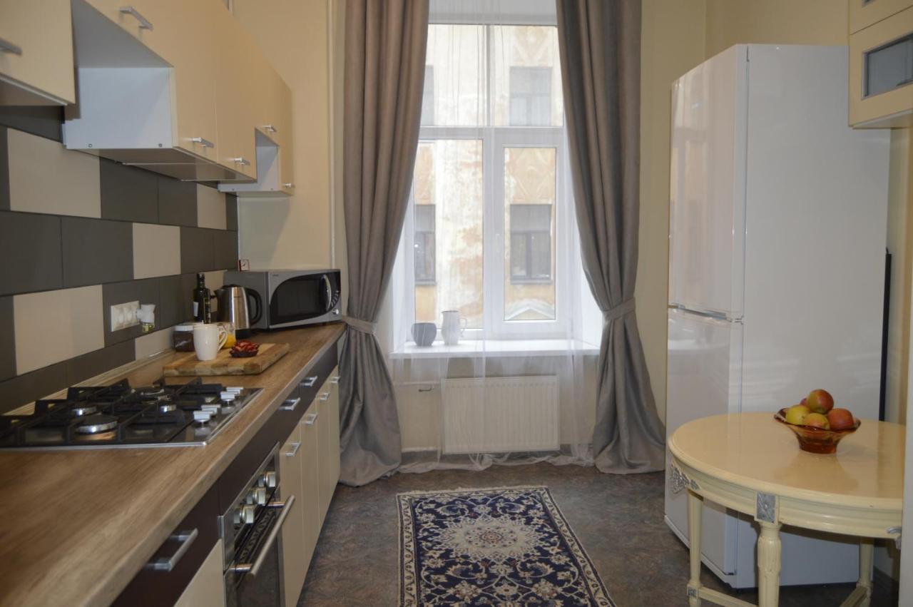 Unique Spacious Classic 3 Bedroom Midtown Apartment ! Billiard Room ! รีกา ภายนอก รูปภาพ